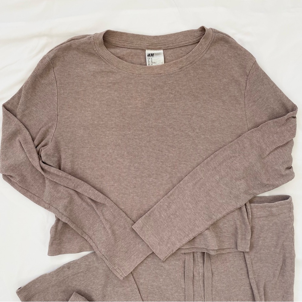 H&M Ribbed Long Sleeve Pajama Set - Picture 2 of 5